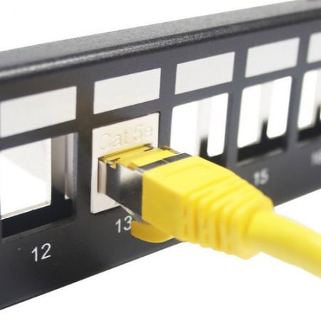 Cat 5e UTP 90 fokos RJ45 Csatlakozó