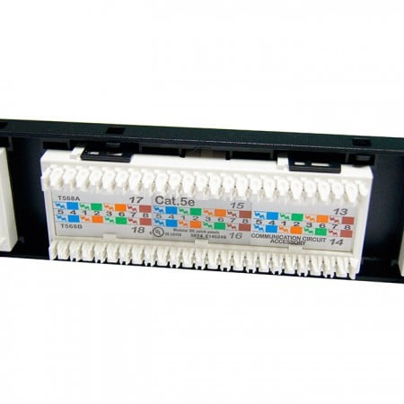 UTP 1U 24 portos 180 fokos patch panel kábelkezeléssel