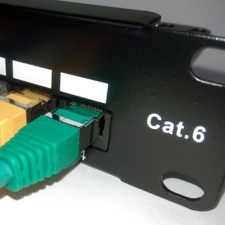 OEM. ODM Catás 6. 1U 24 portos RJ45 töltött patch panel